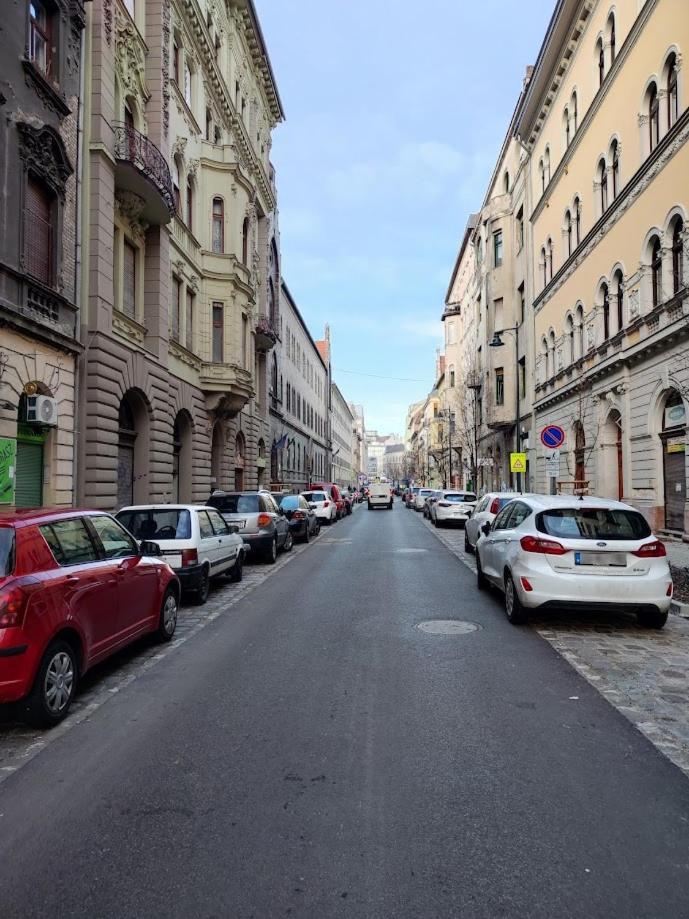 Hi!5 Spacious Apartment Budapest Palotanegyed المظهر الخارجي الصورة